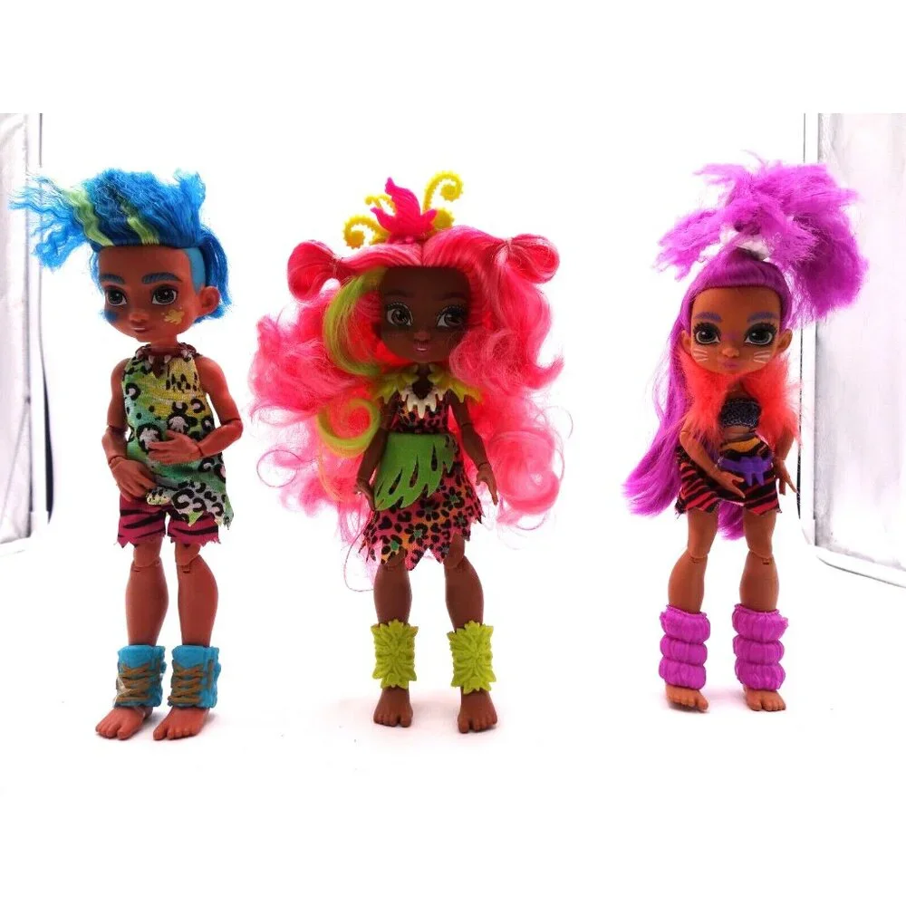 Cave Club Roaralai Doll Poseable Prehistoric Fashion Doll‎ Caveman and Ferrnessa
